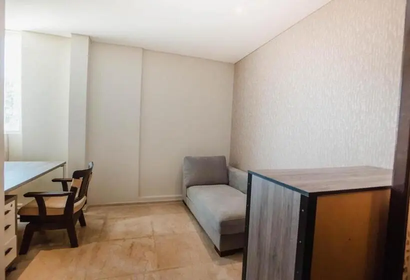 سوییت, Sanur Resort Watujimbar