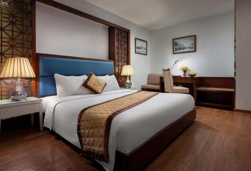 اتاق سوپریور با تخت بزرگ, Skylark