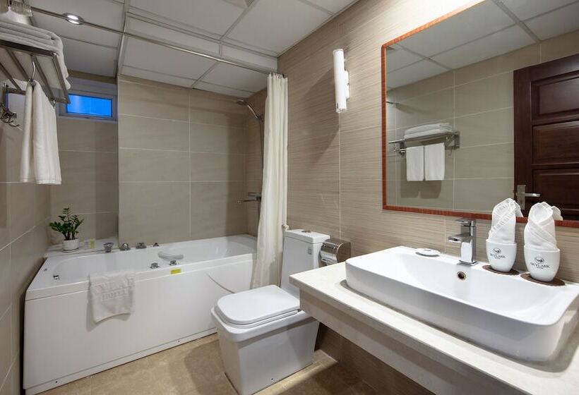 سوییت خانوادگی, Skylark