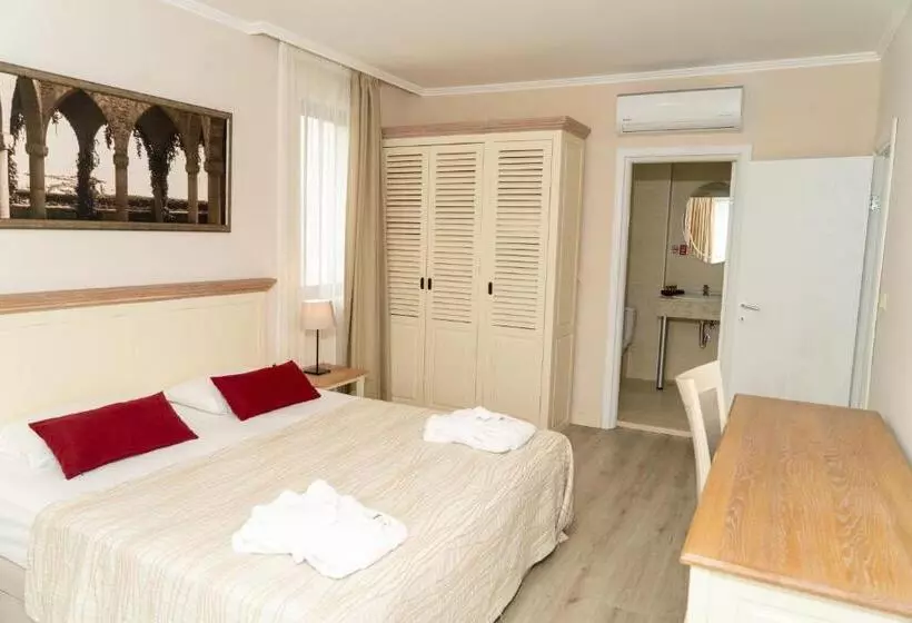 سوییت, White Rock Castle Suite Hotel & Spa