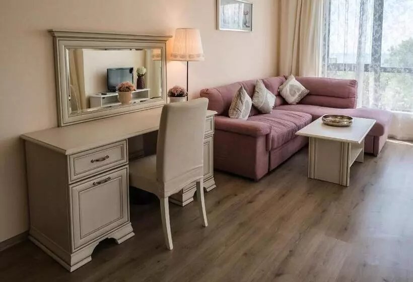 اتاق استاندارد با تخت دو نفره بزرگ, White Rock Castle Suite Hotel & Spa