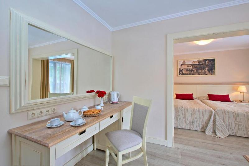Полулюкс Вид на Парк, White Rock Castle Suite Hotel & Spa