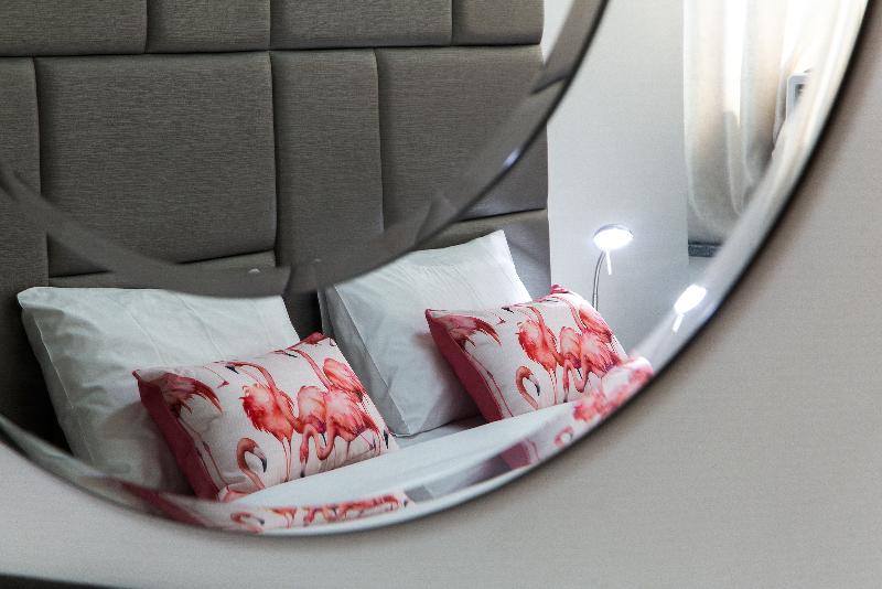 带大床的豪华间, Cosmo On Bank