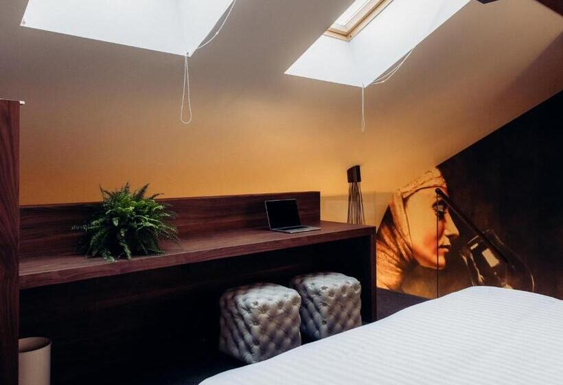 Suite Deluxe, Uno Design