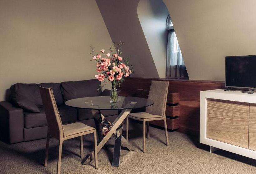 Suite Deluxe, Uno Design