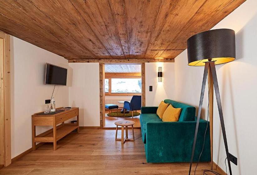 غرفة ديلوكس, Breitachhus