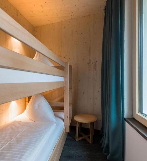 غرفة قياسية, Breitachhus