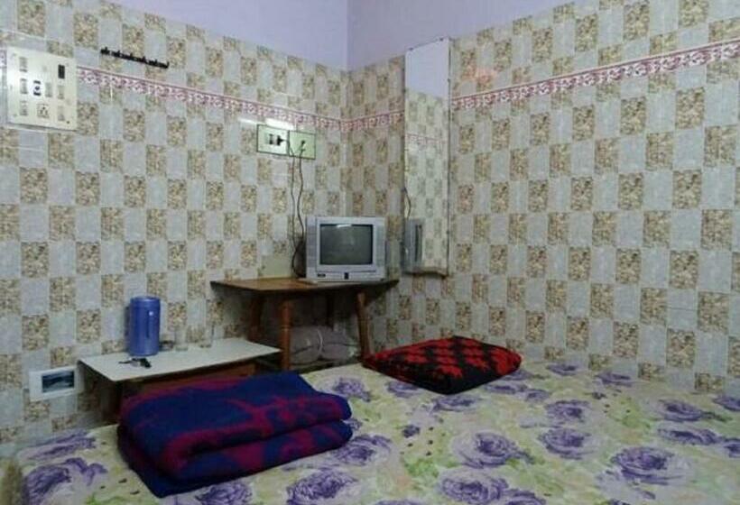 اتاق اکونومی, Ranjana