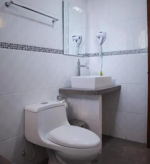 اتاق سوپریور چهار تخته, Tunupa Lodge