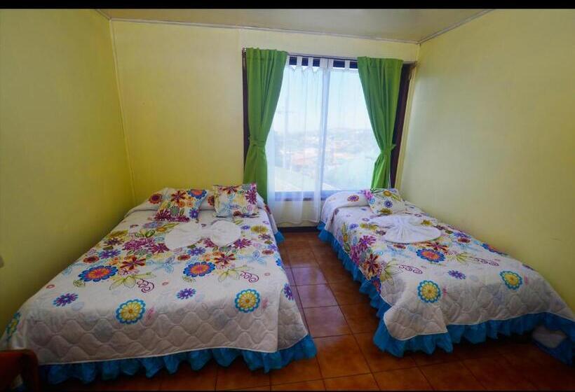 חדר סטנדרט לשלושה, Maris Bed & Breakfast Monteverde