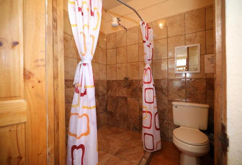 חדר בסיסי לשלושה, Maris Bed & Breakfast Monteverde