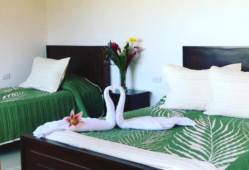 חדר דלוקס לשלושה, Maris Bed & Breakfast Monteverde