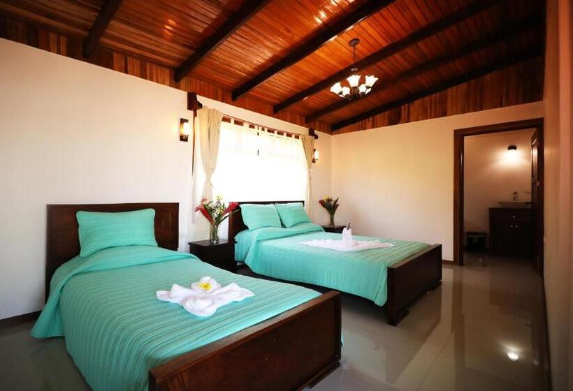 חדר דלוקס לשלושה, Maris Bed & Breakfast Monteverde