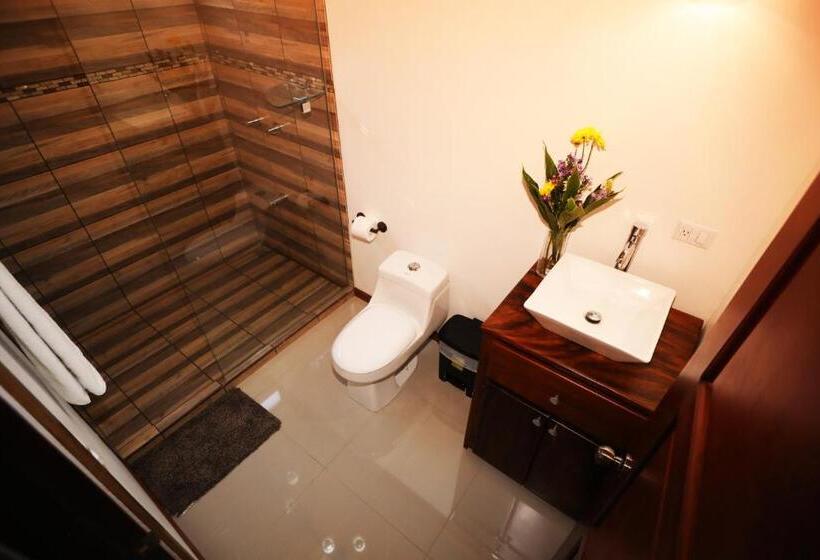 חדר דלוקס לשלושה, Maris Bed & Breakfast Monteverde