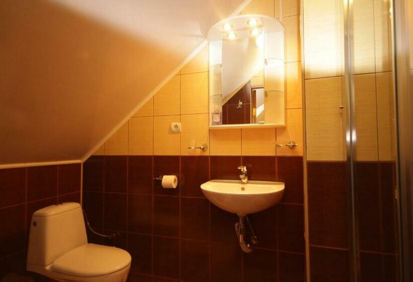 اتاق استاندارد, Chalet Trostian