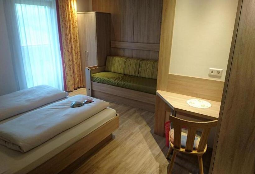 4 Bett Standardzimmer, Pension Neuhaushof