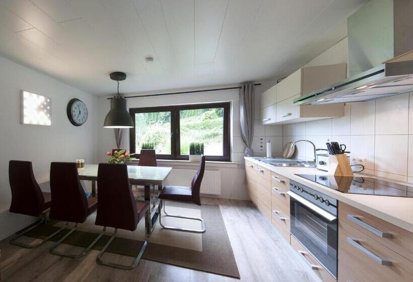 庭の見えるシングルルーム, Pension Werdohl