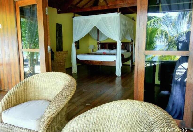 غرفة ديلوكس ذات إطلالة جانبية على البحر, Sea World Club Beach Resort & Dive Center