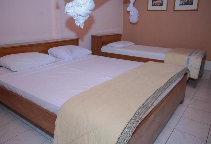 غرفة قياسية ثلاثية مطلة علي الحديقة, Sea World Club Beach Resort & Dive Center