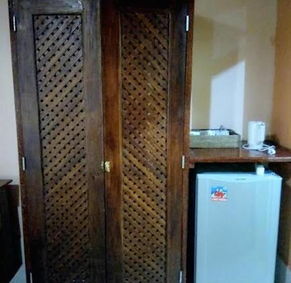 غرفة قياسية رباعية مطلة على الحديقة, Sea World Club Beach Resort & Dive Center