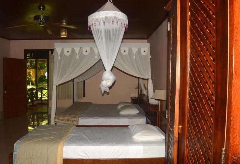 Четырехместный Номер Стандарт Вид на Сад, Sea World Club Beach Resort & Dive Center