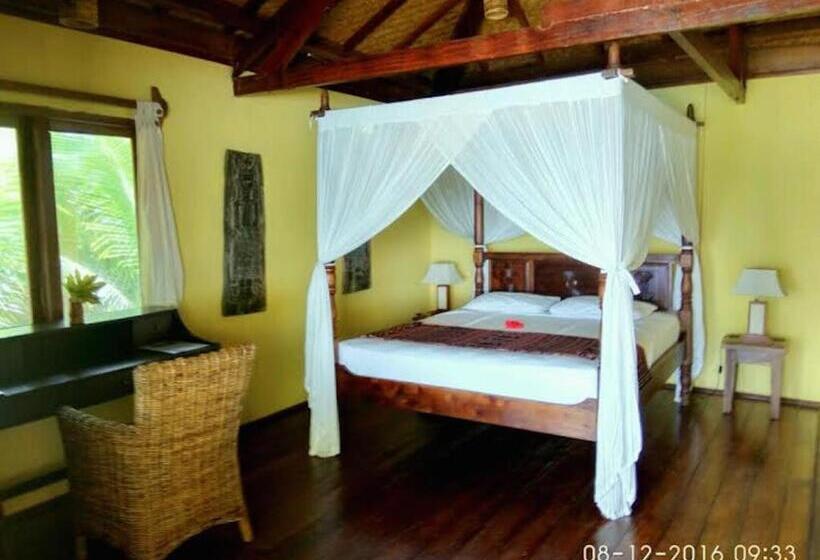 غرفة ديلوكس ذات إطلالة جانبية على البحر, Sea World Club Beach Resort & Dive Center