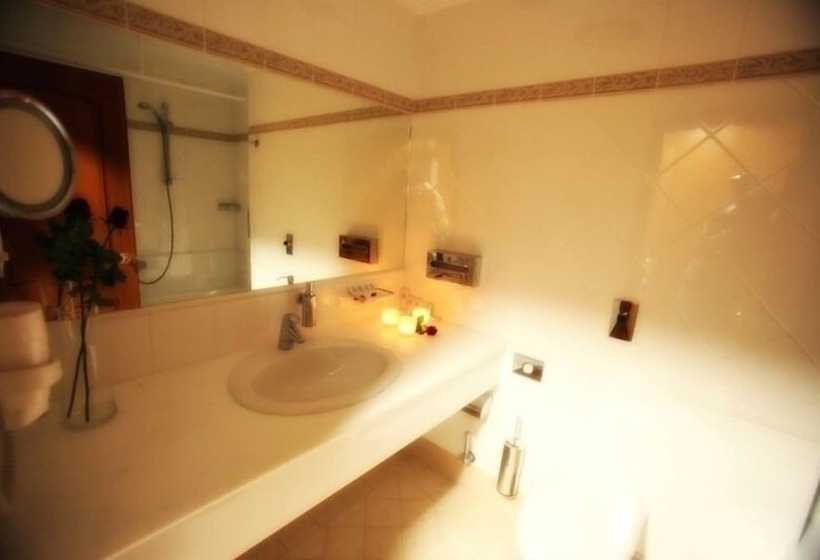 デラックストリプルルーム, Afkos Grammos Boutique Hotel Resort