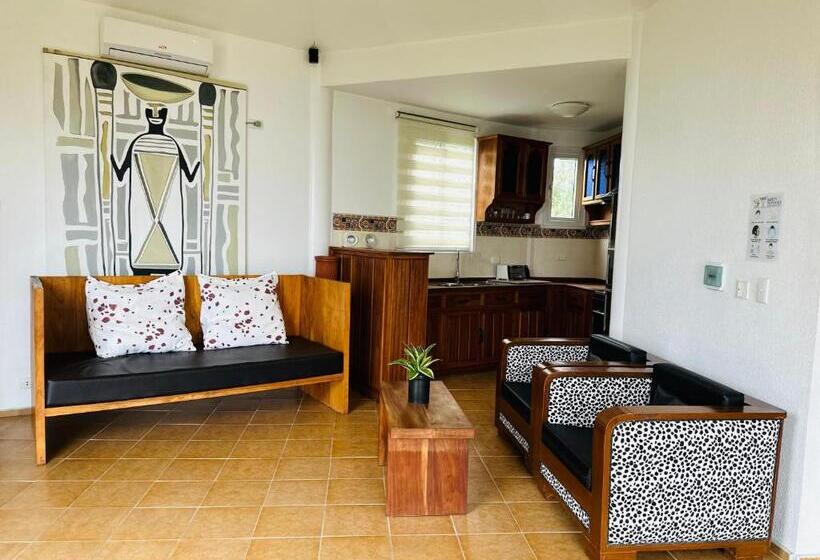 غرفة دور أخير, Aissatou Beach Resort