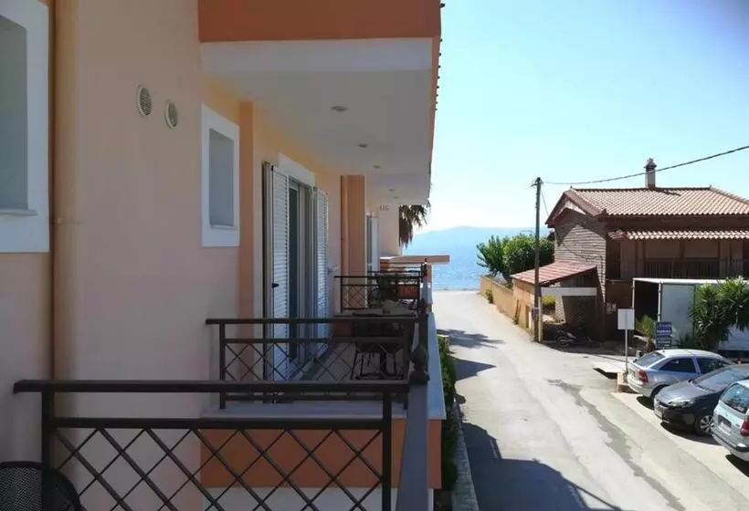 Studio Standard Vue Mer Latérale, Avantis Suites