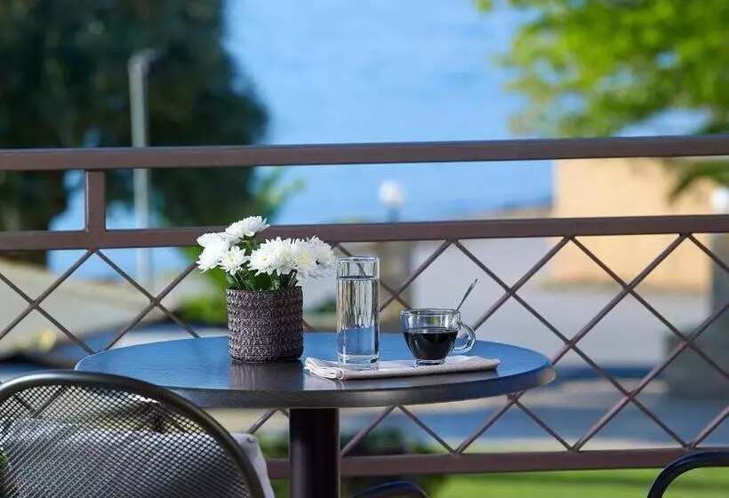 Studio Standard Vue Mer Latérale, Avantis Suites
