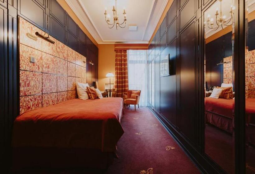 标准单人间, Grape