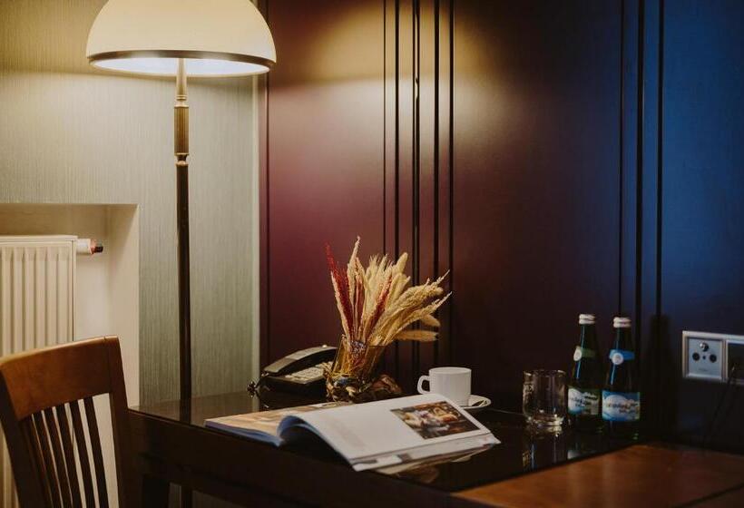 标准单人间, Grape