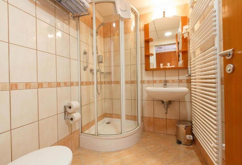 Quarto Estandar com Terraço, Kehida Termál Resort & Spa