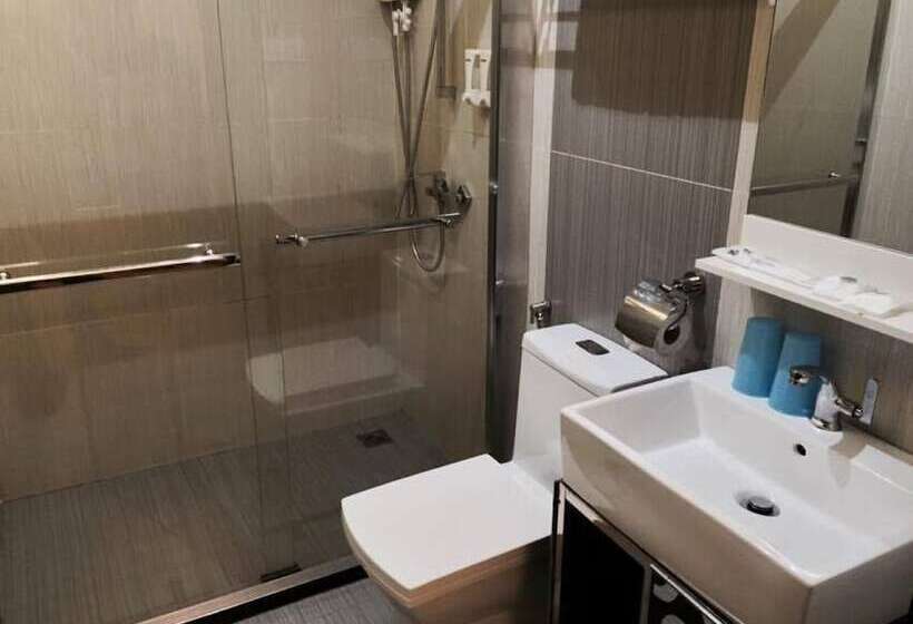 חדר דלוקס, Kk Waterfront