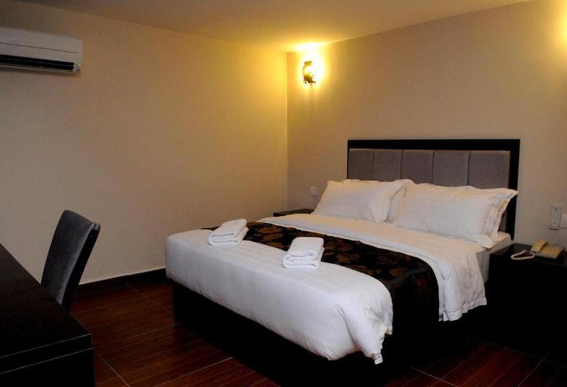 Номер Deluxe, Kk Waterfront