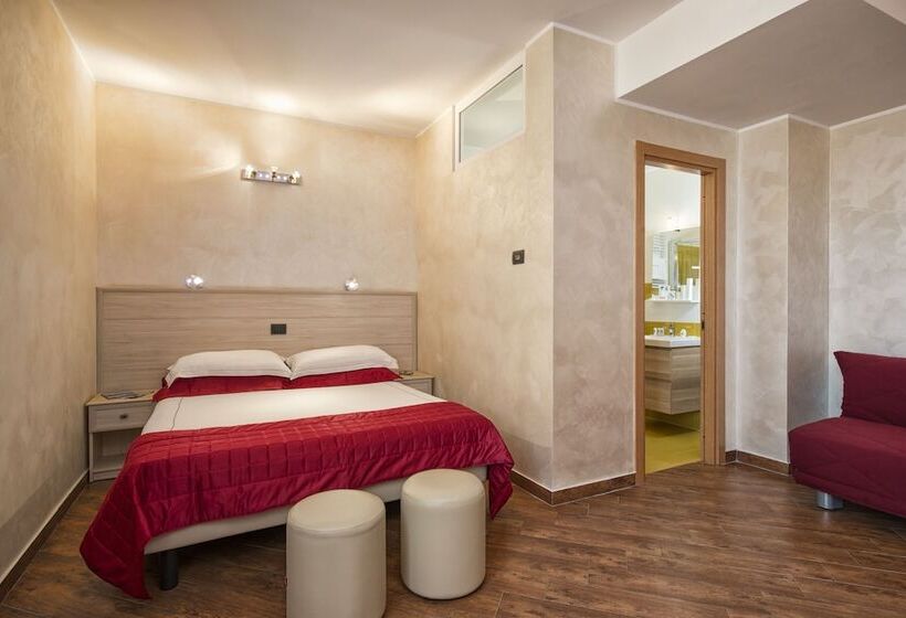 Номер Стандарт Индивидуальный, Simon