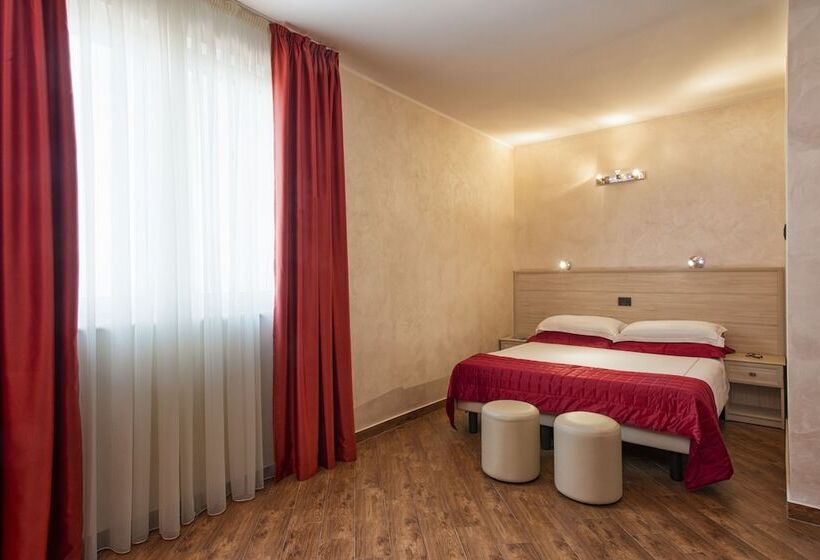 Номер Стандарт Индивидуальный, Simon