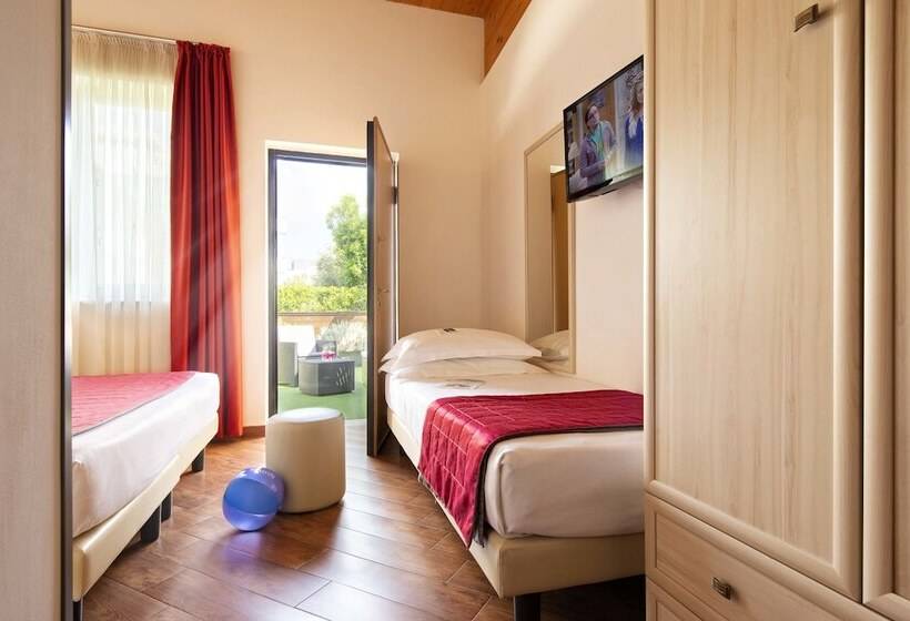 Номер Стандарт Трехместный, Simon