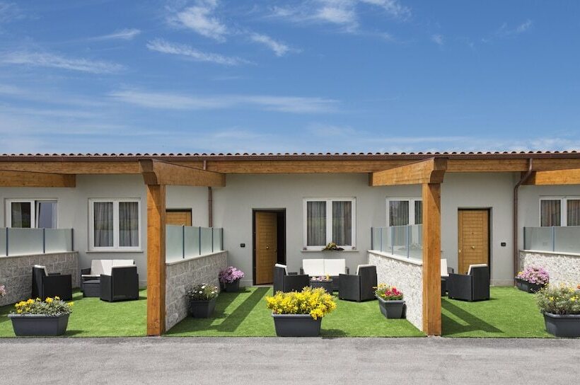 Номер Стандарт Трехместный, Simon