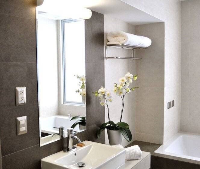 高级客房, Aku Hotels