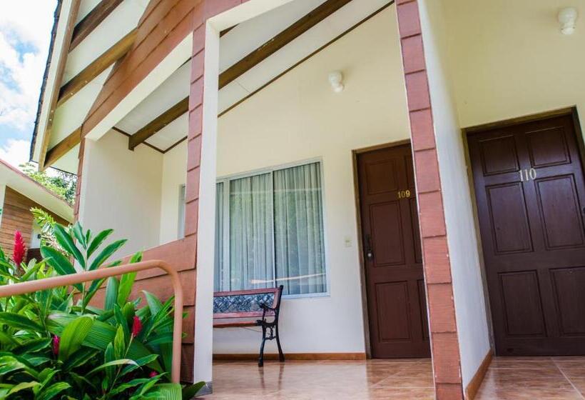 غرفة قياسية ثلاثية, Eco Arenal