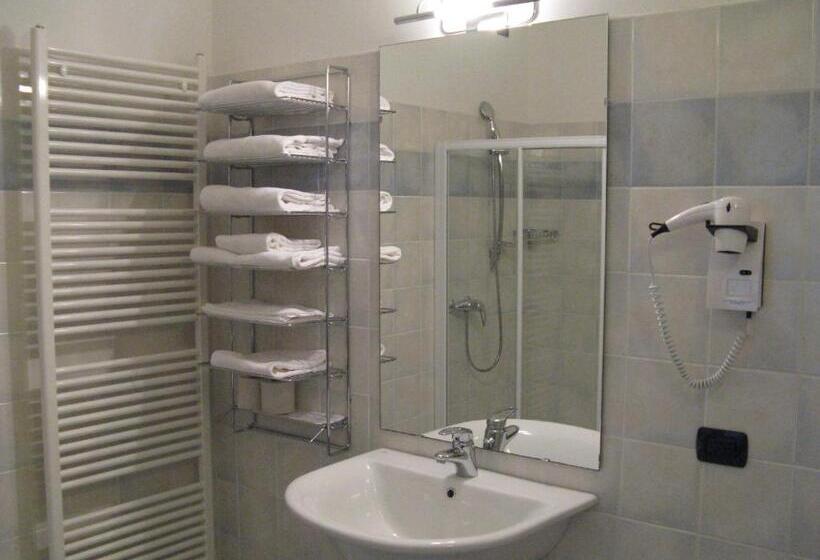 Номер Superior, International