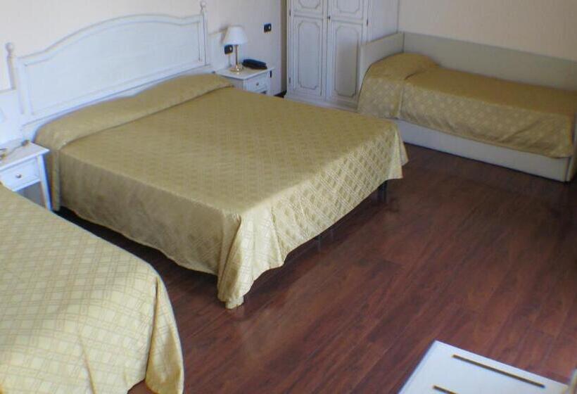 Четырехместный Номер Стандарт, International