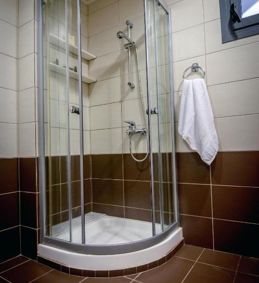 اتاق استاندارد سه نفره, Iraklion