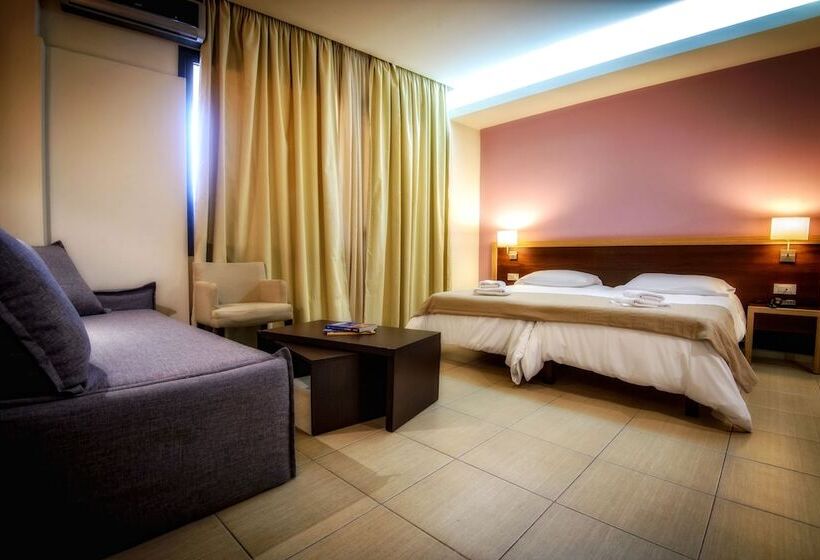 اتاق استاندارد سه نفره, Iraklion