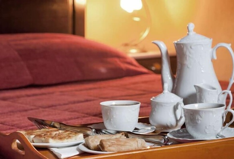 标准间, Mikri Arktos