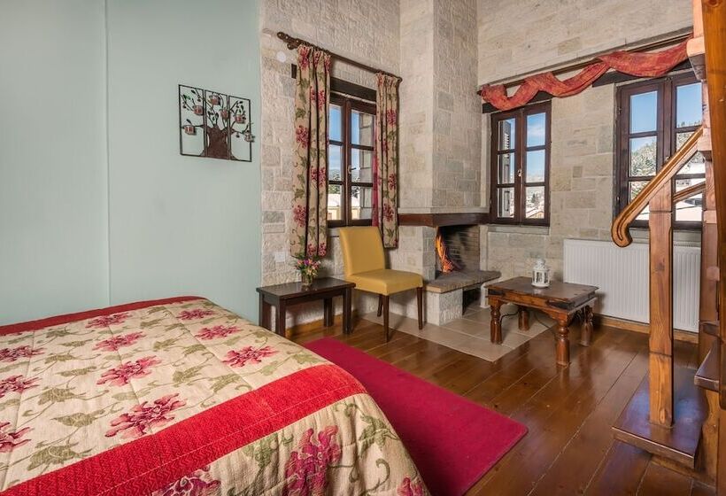 四人标准间, Mikri Arktos