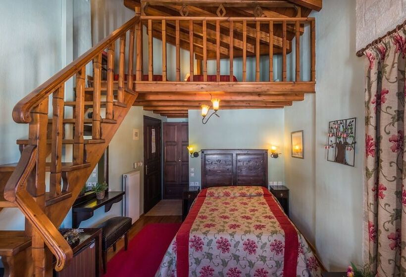 四人标准间, Mikri Arktos