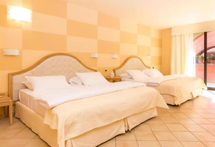 اتاق استاندارد چهار تخته, Park Hotel Argento
