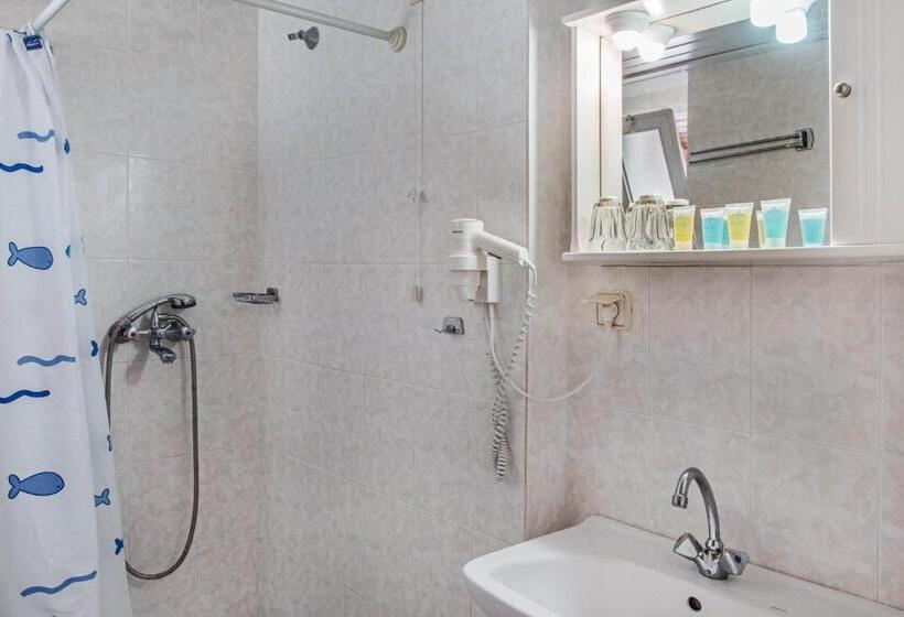 Трежместный Номер Economy, Pyrgos